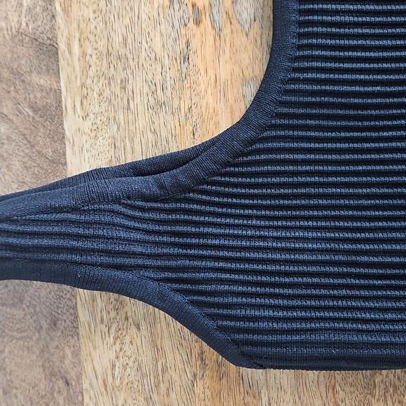 Black Ribbed Crop Top - Picture 4 of 5